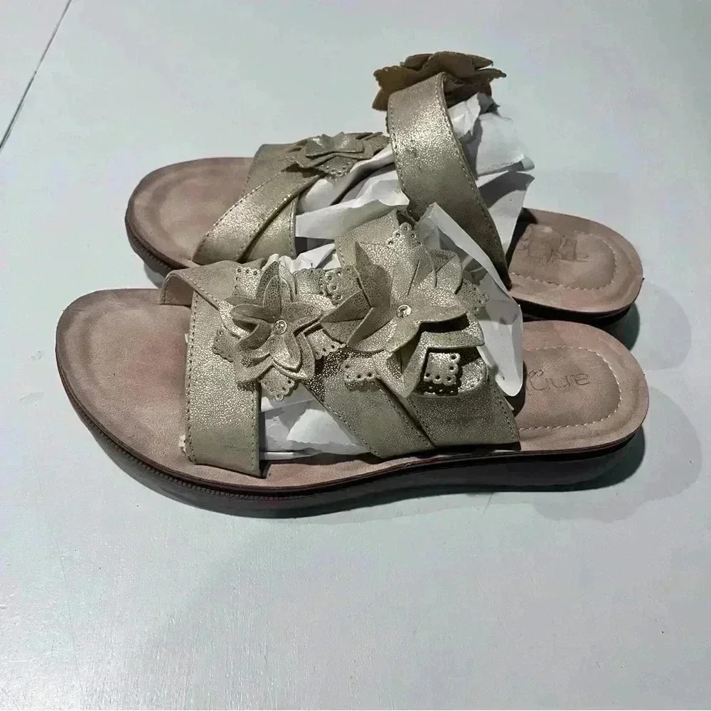 Annie comfort sandals Gold Strapy‎ velcro Flower Womens Wide 7 Lightweight